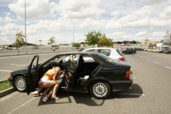 Parque de estacionamento e namoro no carro e o ponto de encontro ideal para o sexo